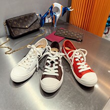 �W��վGŮЬ26���r��ײɫܛ�^��ţƤ�A�^ϵ�����m��ƽ��С�װ�Ь