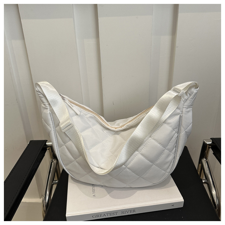 "Stylish large-capacity dumpling bag 2025 New trendy and fashionable niche single-shoulder bag, versatile and simple crossbody bag wholesale. undefined