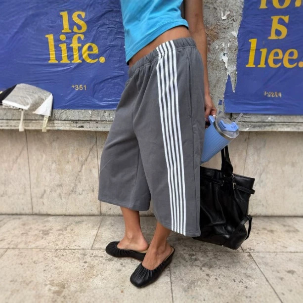 2025 New American Style Five-Stripe Loose-Fitting Cropped Pants for Women, Casual Sports Wide-Leg Shorts, Summer Versatile Trendy Style