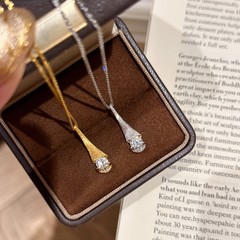 新款悬浮沙漏项链女款锁骨链水滴拉丝轻奢小众高级感简约百搭设计
