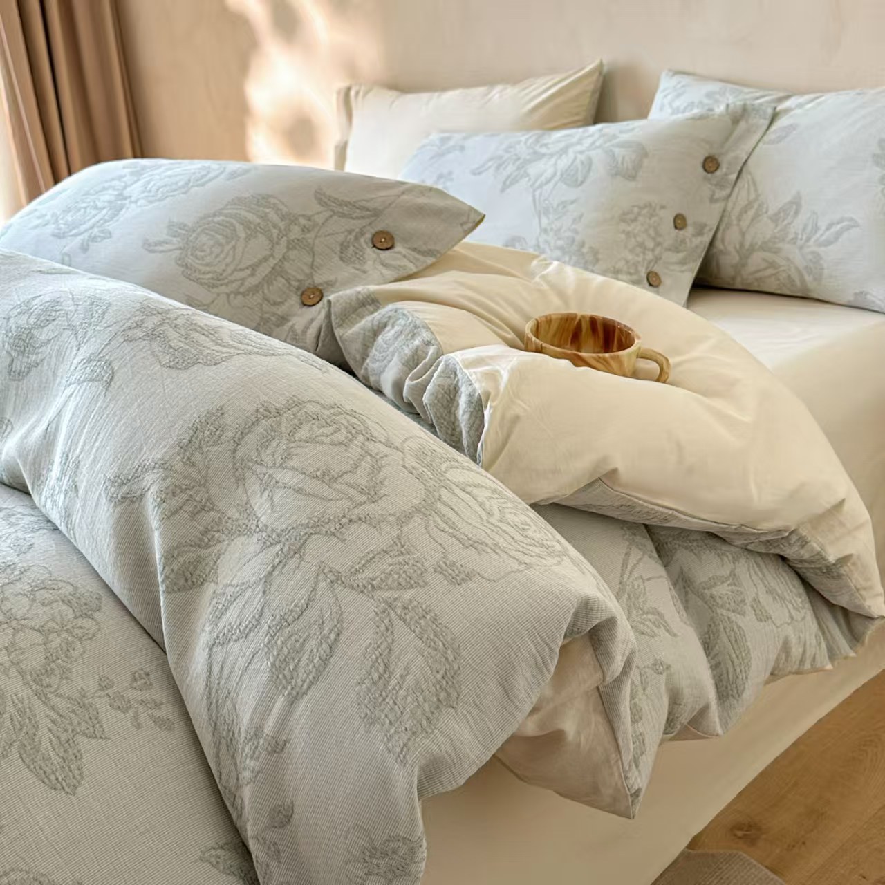 Duvet Cover SetMicrofiber Duvet Cover Button-style Pure Cotton Three-layer Gauze Jacquard Four-piece Bedding Set, 100% Cotton, Light Luxury Chinese St_voghion.com