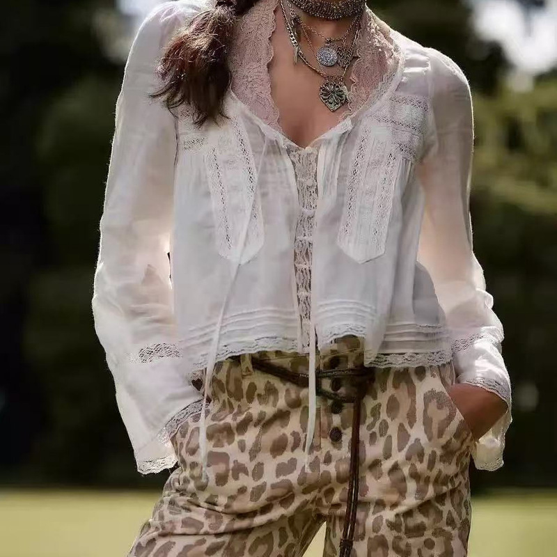 French Elegant 25 Early Autumn Embroidered Lace Cut Out Lace Holiday Style Top Large U-Neck Long-Sleeved Shirt