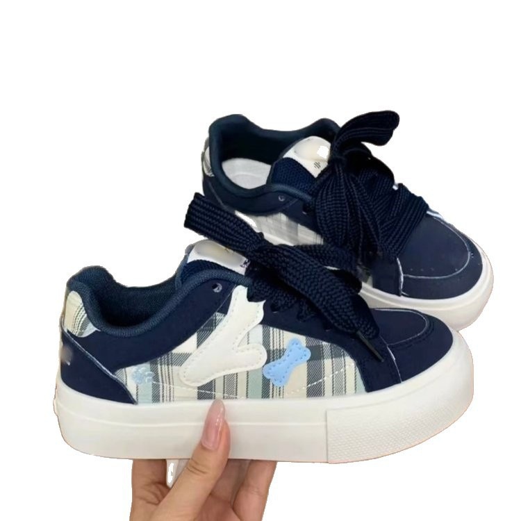 Nuevos zapatos de skate casuales de altura de suela gruesa zapatos blancos de otoño de mujeres nuevos nuevos productos nuevos zapatos de pan deportivo