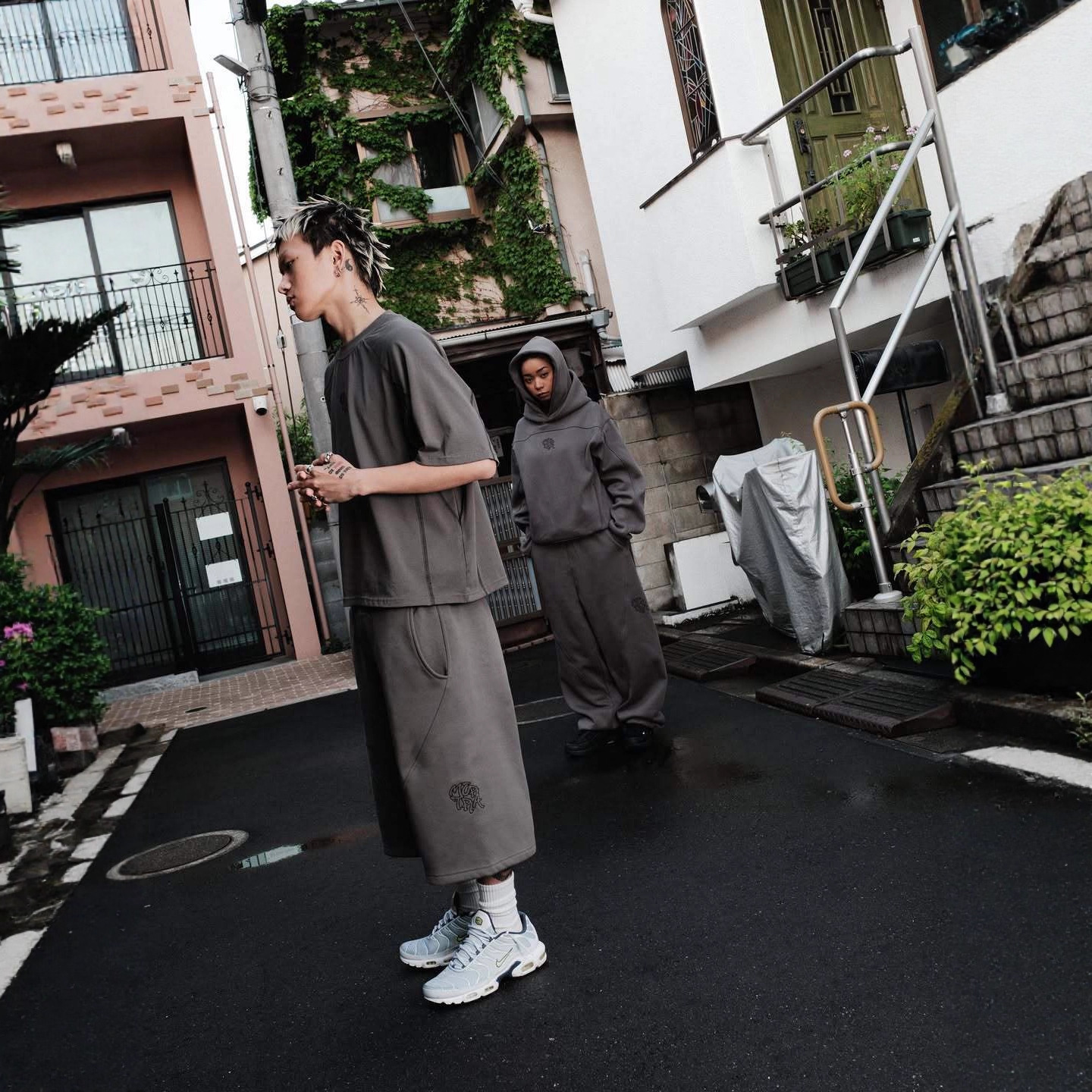 Europa y Estados Unidos personalidad transfronteriza calle estilo americano estilo de moda alta calle bordado hoodie explosivo chaqueta encapuchada tendencia multifuncional chaqueta