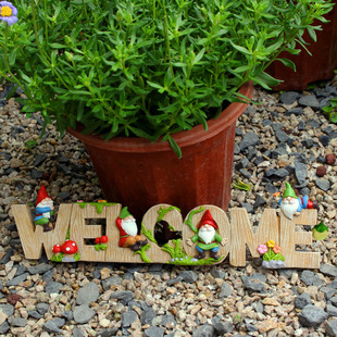 Cross-Border New Product Dwarf Welcome Sign Ornament Creative Outdoor Garden Courtyard Welcome Statue Resin Crafts