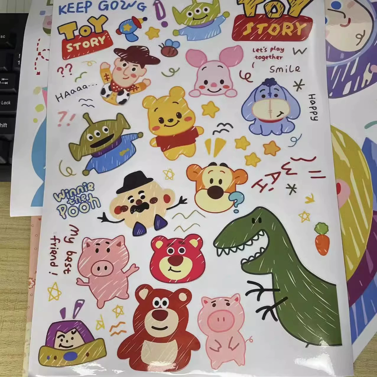 Наклейка на электрический автомобиль «История игрушек» Эмма № 9, украшение для автомобиля на батарейках, персонализированная креативная водонепроницаемая блокирующая наклейка от царапин