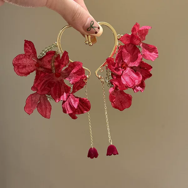 Retro Hong Kong Style Red Rose Tassel Ear Cuffs, Niche Fashion, Exquisite, Gentle, Versatile Women's Ear Accessories Wholesale