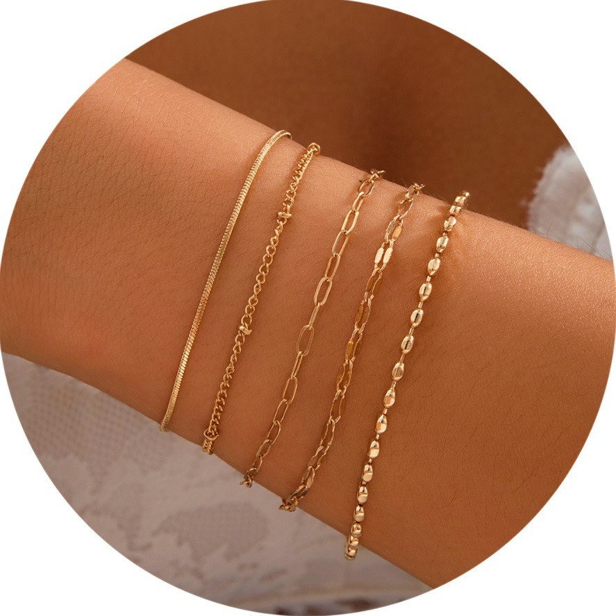 accessory hip-hop style