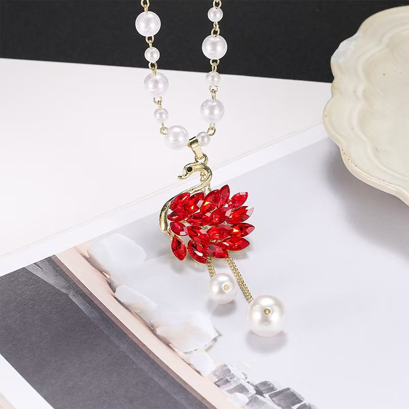 152 레드 크리스탈 스완