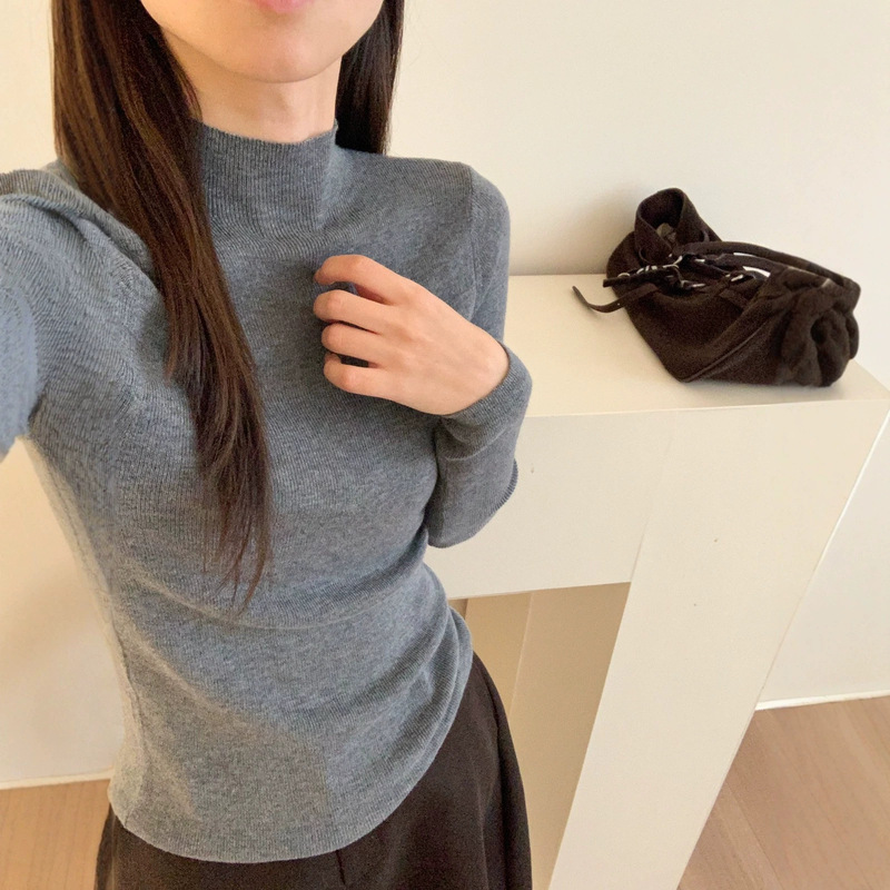 Korean-style minimalist, high-elasticity, fine-wool, half-turtleneck knit base layer for women, slim-fit and slimming, perfect for layering in autumn and winter Korean-style minimalist, high-elasticity, fine-wool, half-turtleneck knit base layer for women, slim-fit and slimming, perfect for layering in autumn and winter