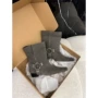 潮流时髦灰色绒面牛仔靴