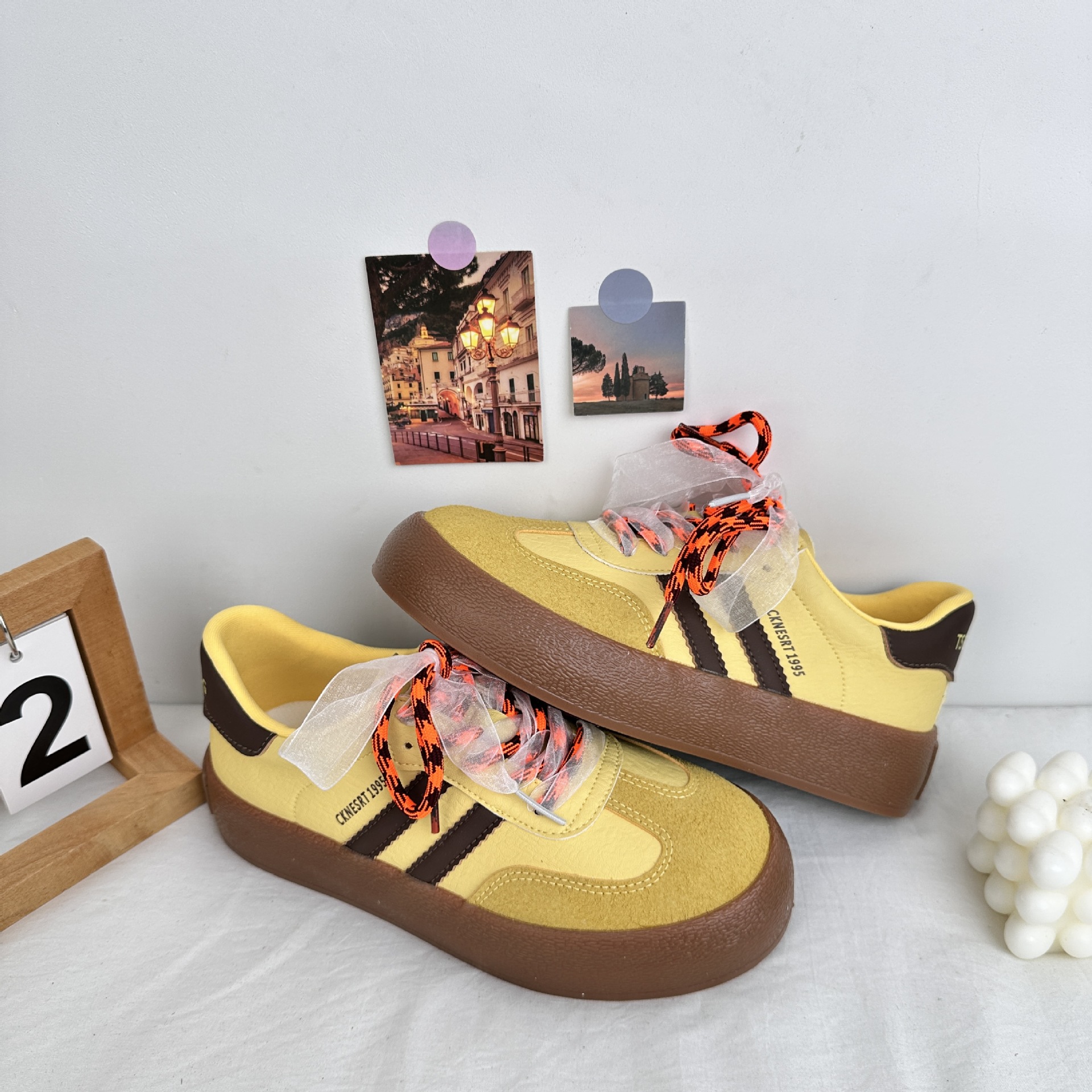 Zapatos de entrenamiento de la escuela de primavera 2025 nicho original zapatos de skate de estudiantes con suela gruesa zapatos deportivos casuales versátiles 6614