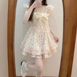 法式甜美风小飞袖碎花连衣裙女夏小个子蝴蝶结收腰在逃公主短裙子