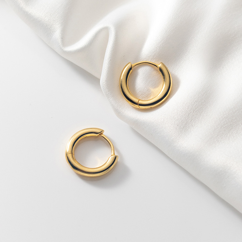 Eloch s925 plata simple perfiles de orejas para mujeres versión japonesa y coreana corta pequeña fresca geométrica brillante perfiles de orejas redondas G1940