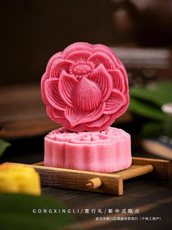 新しい中国式の婚約お菓子は台を並べて結婚します。|undefined