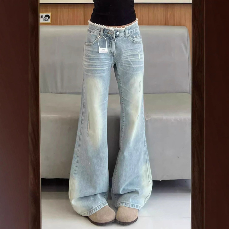 [Korean Beef] 2025 New Style Non-Leg-Fitting Micro-Flared Jeans for Women with Pear-Shaped Figures and Small People