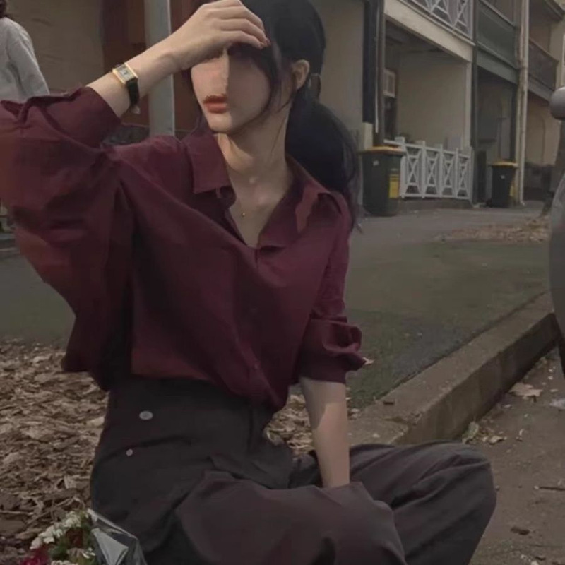 Retro Hong Kong Style Red Shirt for Women, Autumn French-Style Lazy Layered Shirt, Korean Simple Base Top, Off-Shoulder