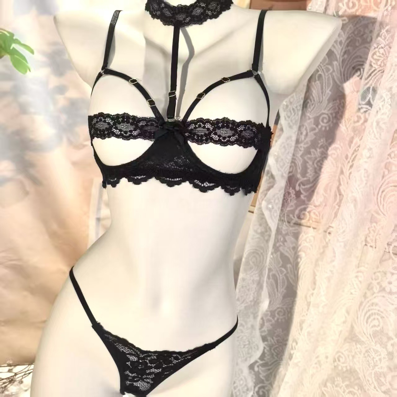 High-End Embroidered Sexy Hollow-Out Lace Underwire Push-Up Bra Set with Straps and Halter Neck Thong for Women High-End Embroidered Sexy Hollow-Out Lace Underwire Push-Up Bra Set with Straps and Halter Neck Thong for Women