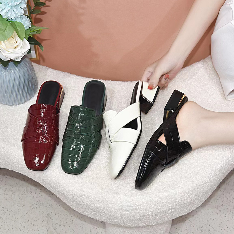 Giày mule nữ bít mũi gót thấp 2 cm, đế thô phong cách lười, da bóng mềm mại — Màu Be (Chiều cao gót 2 cm)