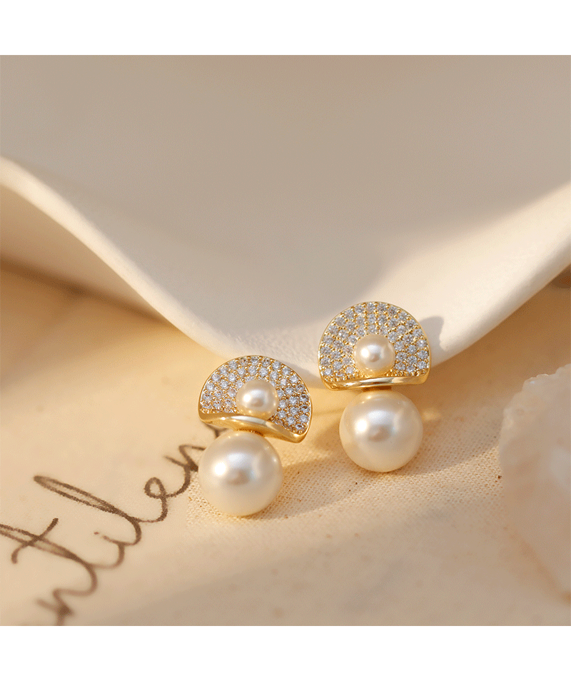Wholesale Jewelry Vintage Style Color Block Imitation Pearl Drop Earrings display picture 1