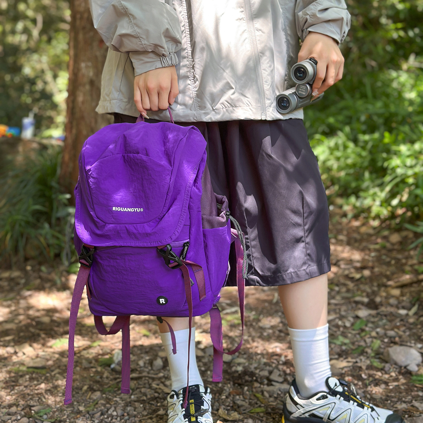 Casual, ligero y de gran capacidad, mochila de hombro para niños, mochila de estudiantes de color sólido simple, bolsa de montaña al aire libre.