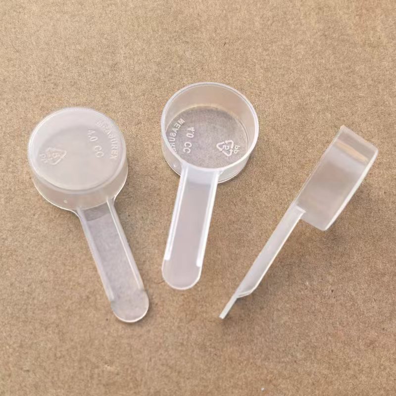 4CC transparent spoon: 5.7*2.5*1cm