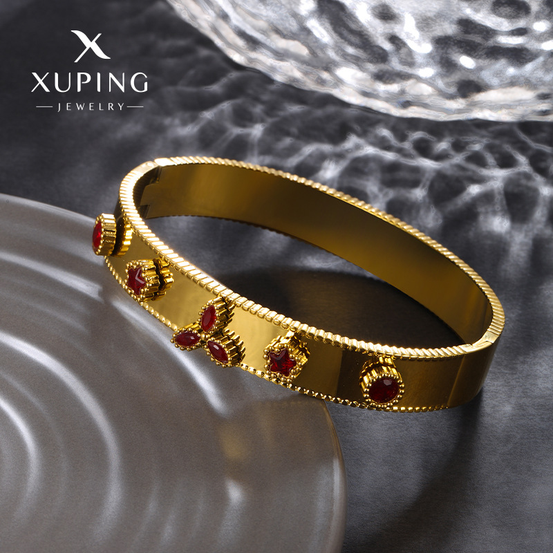 Xuping joyería pulsera de ancho de trébol chapado en estrellas de oro de 24 quilates nicho de diseño de joyería conmemorativa brazalete regalo