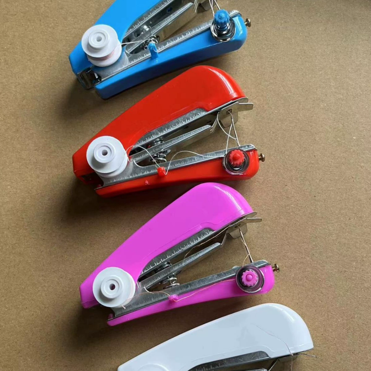 Для мини-швейных машин, ручных швейных машин, миниатюрных швейных машин, небольших швейных машин