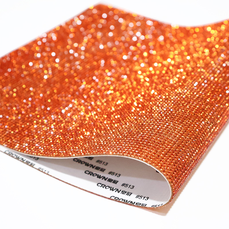 Los fabricantes venden al por mayor agua de vidrio, pegatinas de diamantes, adhesivos, taladros en caliente, piezas de diamantes decorativas para automóviles autoadhesivas, accesorios de joyería de bricolaje, taladros