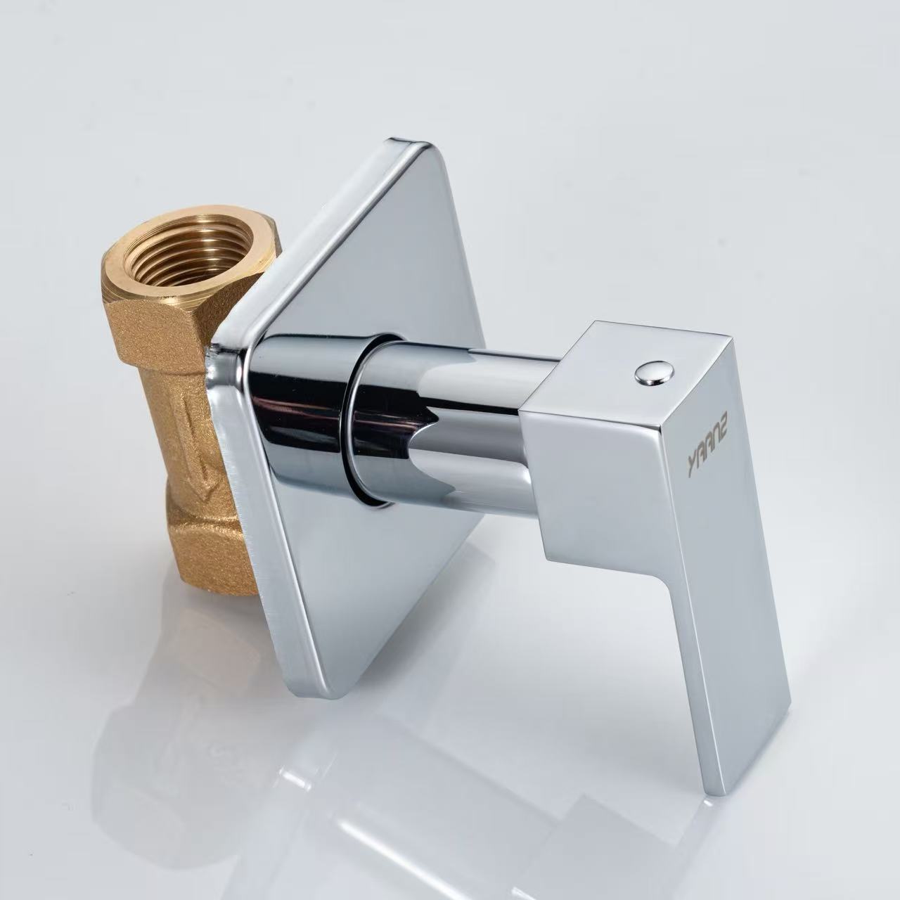 Transfronterizos exclusivos para válvulas de cobre ocultas 4 puntos de interruptor de montaje oculto válvula de válvula 6 puntos de válvula de compuerta roscada de una pulgada a través de accesorios de ángulo recto