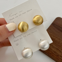 本物の金メッキ銀針豆型イヤリング、ネットで話題のメタル風イヤリング、レトロな新作トレンド、万能な女性用イヤリング