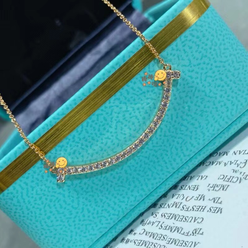 T Brand Premium Smile Necklace, Thickly Plated with 18K Gold, Smooth Surface with Diamonds, Full Diamond Smile Face Necklace, Finely Crafted Clavicle Chain Jewelry for Women