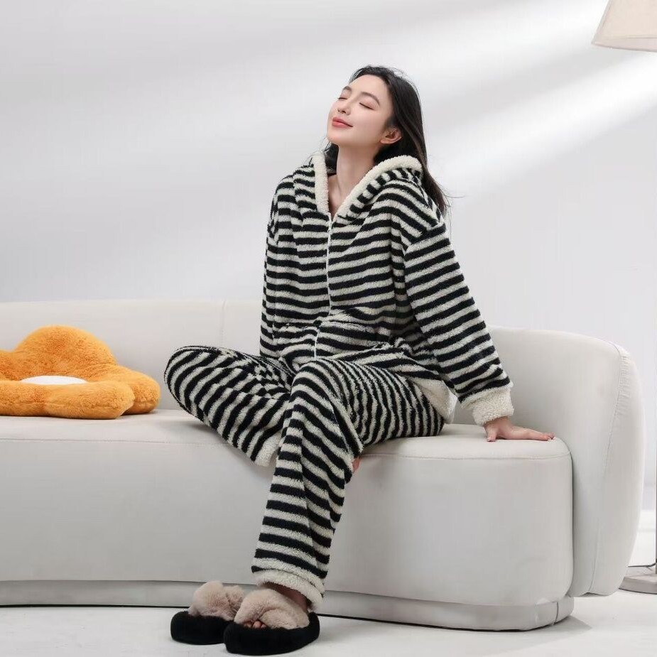 Autumn and Winter New Coral Fleece Pajamas Women's Stand Collar Hooded Thickened Pajamas Can Be Worn Outside Long Sleeves Pants Homewear Set