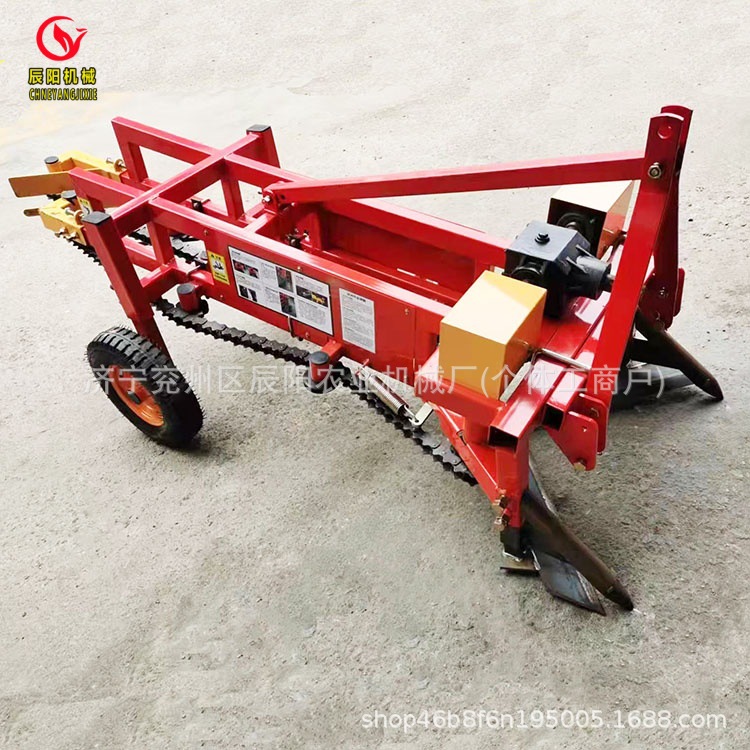 四轮车带花生收获机 链条收获机一垄两行收获机拖拉机全自动