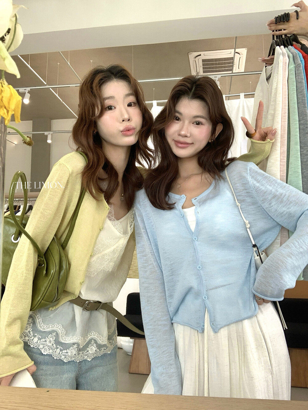 Áo khoác cardigan nữ cổ tròn chất liệu tre đũi chống nắng mỏng nhẹ — Đỏ thẫm, Xám cacbon, trắng ngà, xanh nhạt chi tiết 28