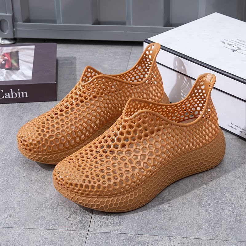 2026 New Model Women's Clogs 3D Sandals for Outdoor Wear Breathable Hiking Shoes Fashionable Commuter Outdoor Women's Shoes