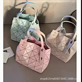 日系原厂几何菱格彩钉钻石包新款菱形大方盒单肩手提包通勤款女包