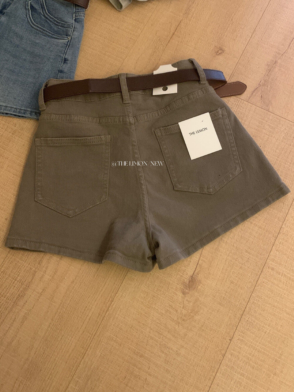 Quần short jean nữ lưng cao thiết kế hai túi phong cách trẻ trung — màu đen, Cao bồi xanh, trắng ngà, Xanh lá cây nhạtcolor chi tiết 17