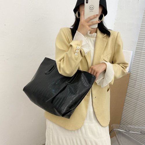 Tot Bags Large Capacity Women's Single Shoulder Bag Commute High-End Style Crossbody Bag Design Sense Unconventional Matchable Retro Handbag