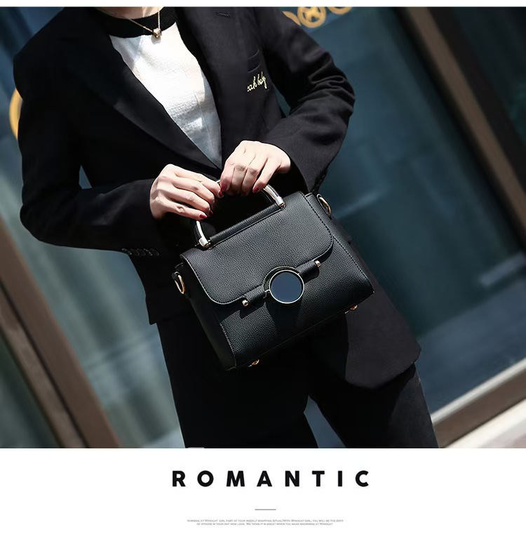 Elegant Women's Solid Colour Crossbody Bag With Magnetic Buckle_voghion.com