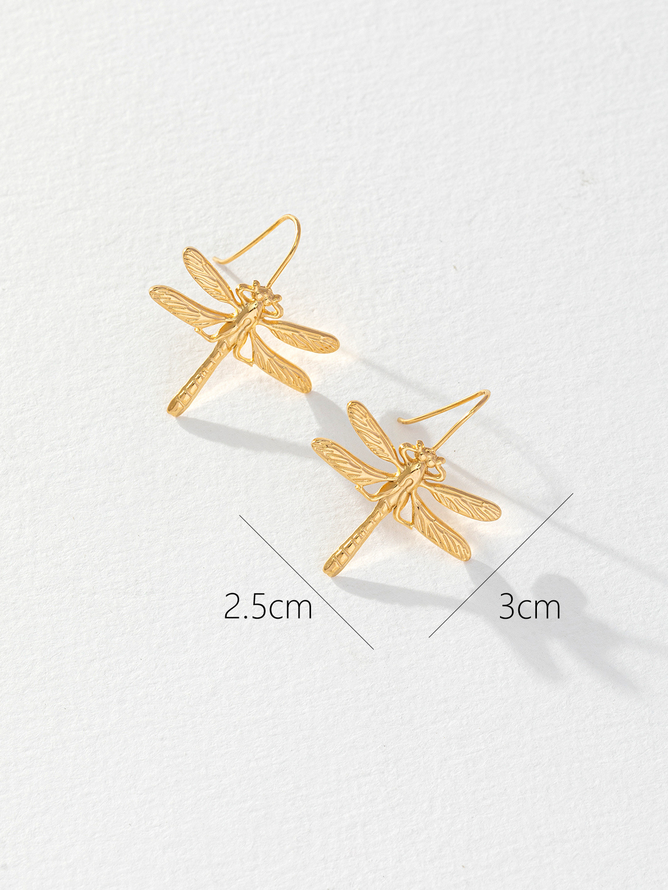 1 Pair Basic Simple Style Classic Style Leaf Dragonfly Plating 316 Stainless Steel  18K Gold Plated Hoop Earrings display picture 6