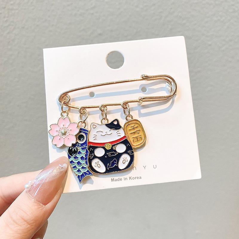 Lindo broche japonés ins moda anti-exposición ropa fija oso fresa dibujos animados pin bolsa accesorios para mujeres