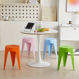 简约塑料三角凳可叠放圆凳北欧家用板凳批发客厅多色餐桌凳子厂家