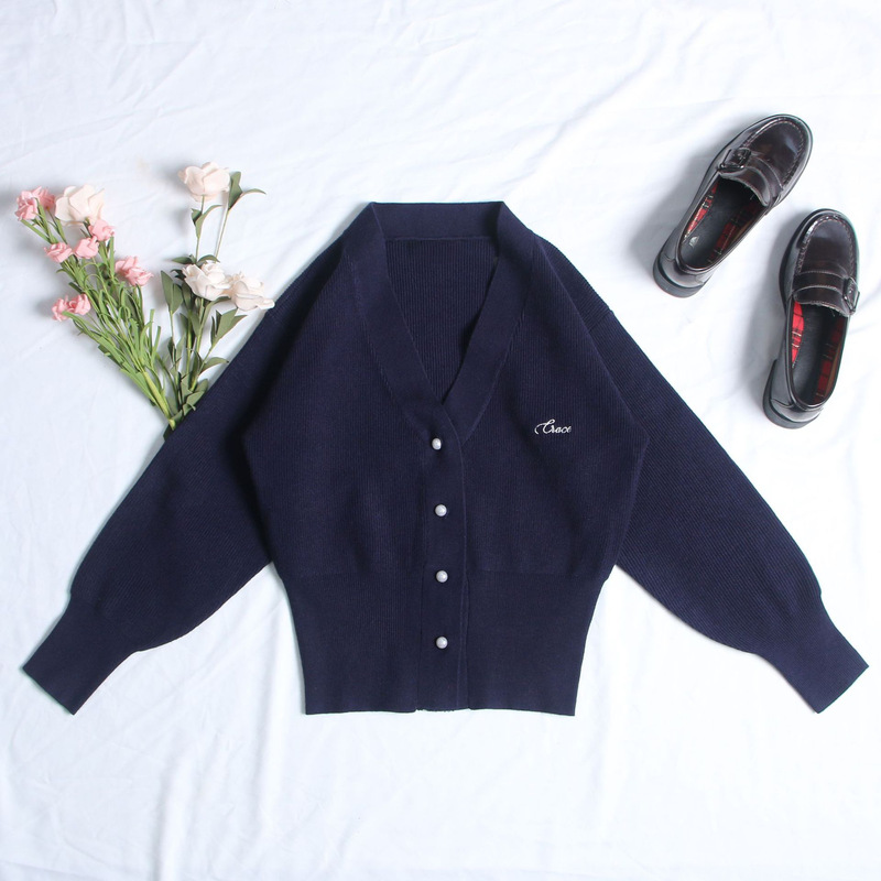 Mrs. Hualing Early Autumn Top Women's Knitted Cardigan JK Coat Thin V-Neck Stylishly Short Air Conditioning Long Sleeve Outer Wear Mrs. Hualing Early Autumn Top Women's Knitted Cardigan JK Coat Thin V-Neck Stylishly Short Air Conditioning Long Sleeve Outer Wear