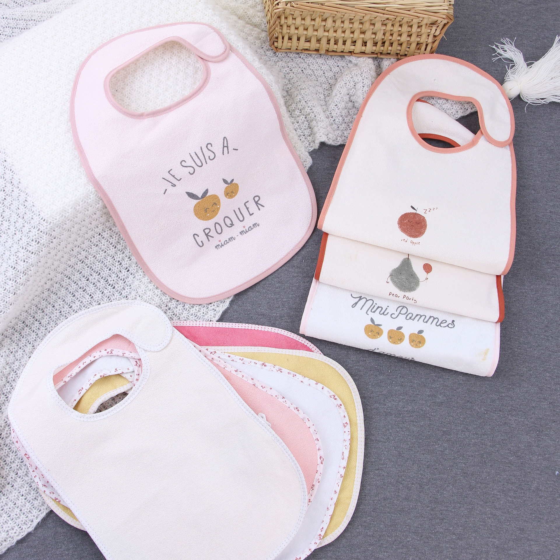 Baby toallas de saliva de algodón impermeable ensanchado recién nacido Europa y América buckle buckle resistente a la suciedad anti-vomitación de leche absorción de agua