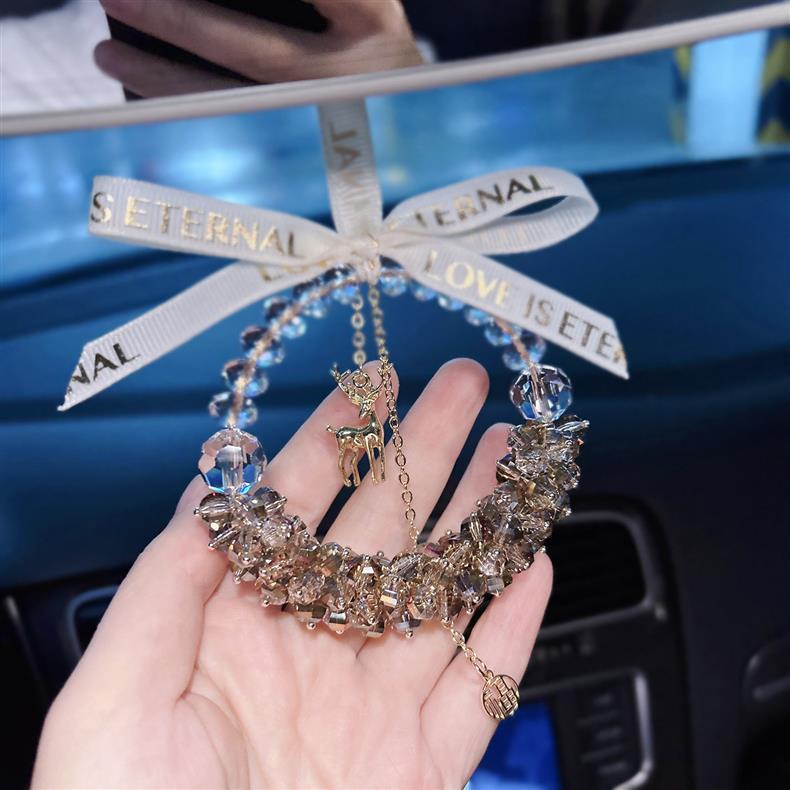 Xiaohongshu-style green light car pendant, safe journey car crystal ornament, rearview mirror interior hanging decoration for men and women