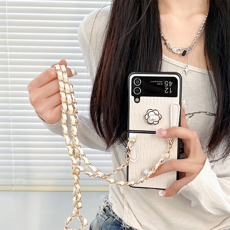 Funda para samsung z flip de piel con correa de cadena perlas_voghion.com