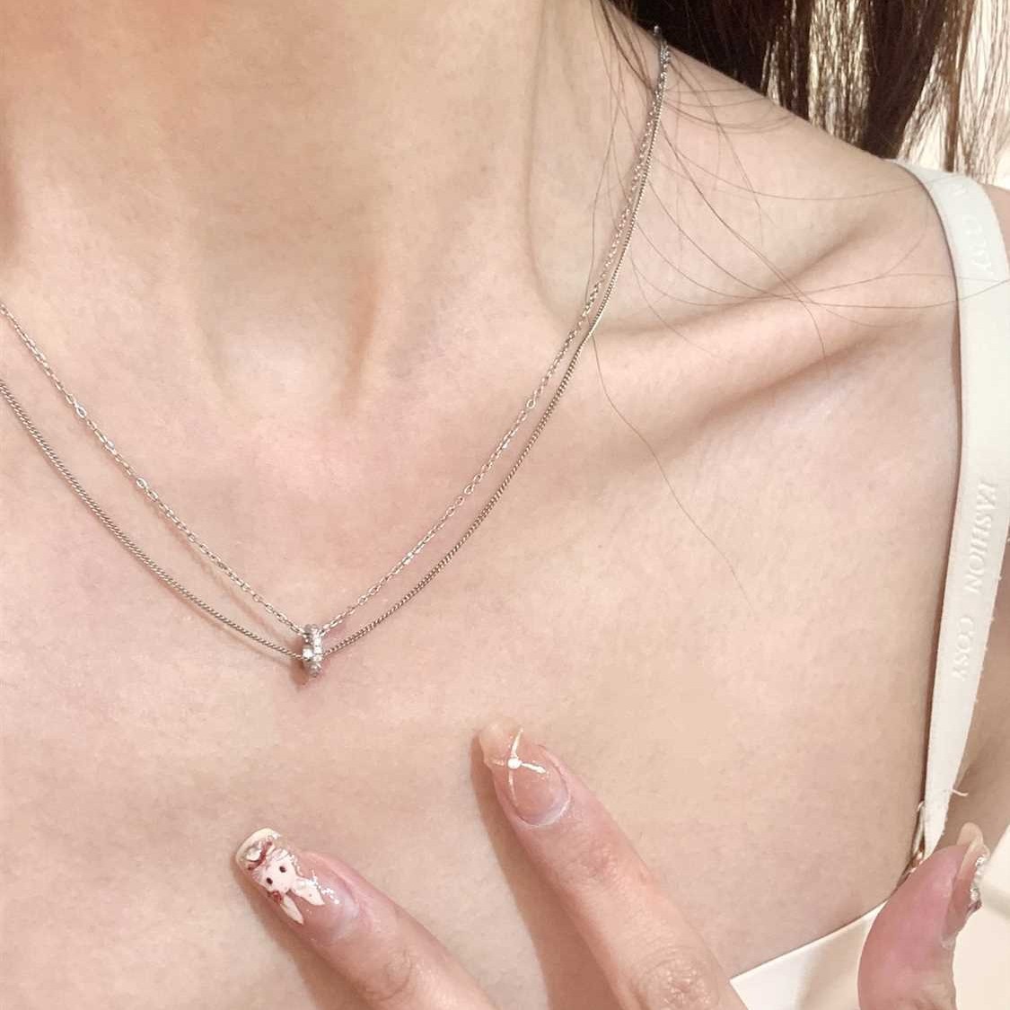 Minimalist Layered Necklace In Gold With Delicate Chains And Luxe_voghion.com