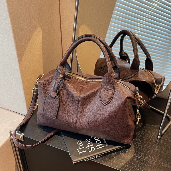 Single shoulder bag soft leather retro solid color texture casual messenger bag large capacity temperament versatile travel commuter bag