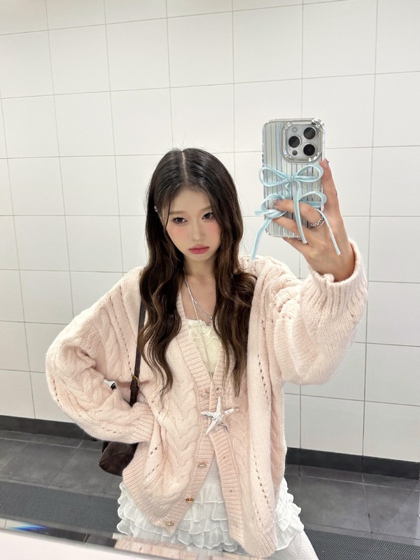 温柔风甜美粉色v领毛衣外套女2025秋装宽松减龄麻花针织开衫上衣|undefined